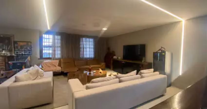 Casa com 3 quartos à venda na Rua Pitangueiras, Y78, Mirandópolis, São Paulo