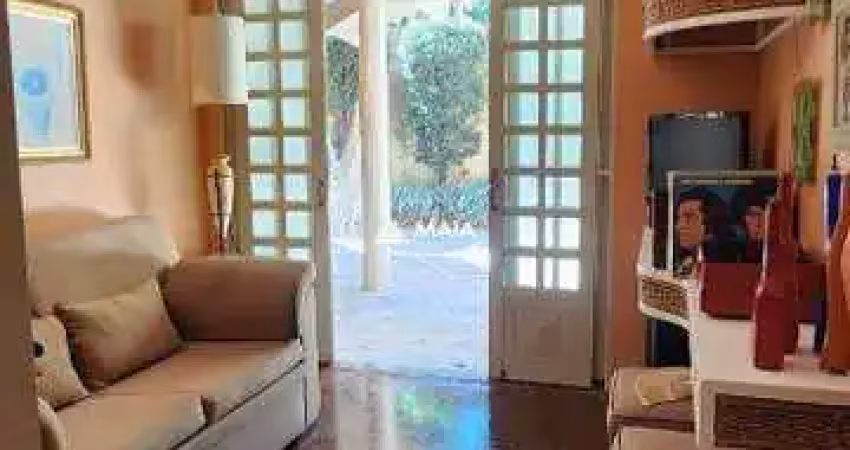Casa com 3 quartos à venda na Vila Militar, Uberaba 