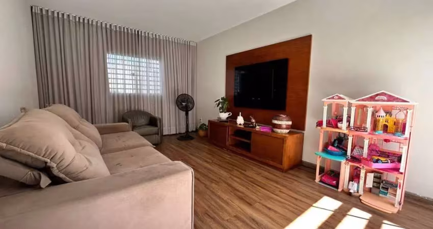 Casa com 4 quartos para alugar na Vila Olímpica, Uberaba 