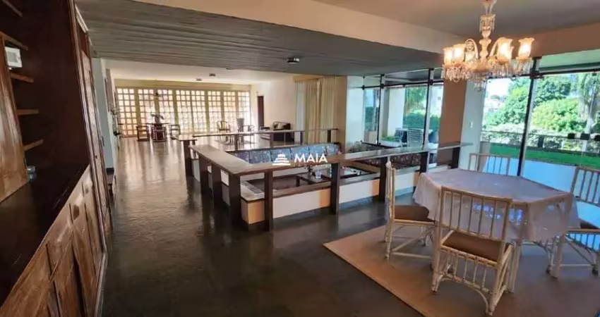 Casa com 8 quartos à venda no Mercês, Uberaba 