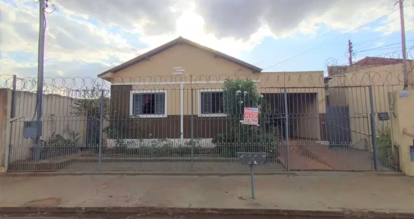 Casa com 3 quartos à venda no São Benedito, Uberaba 