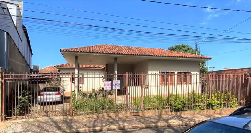 Casa com 4 quartos à venda no São Benedito, Uberaba 