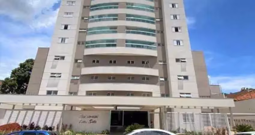 Apartamento com 4 quartos para alugar no Centro, Uberaba 