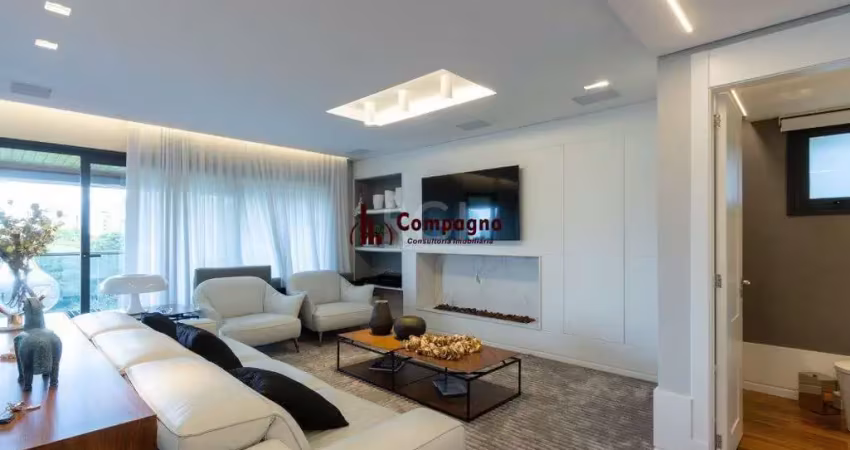 Apartamento mobiliado, com cerca de 256,42m² privativos e com 3 suítes,
