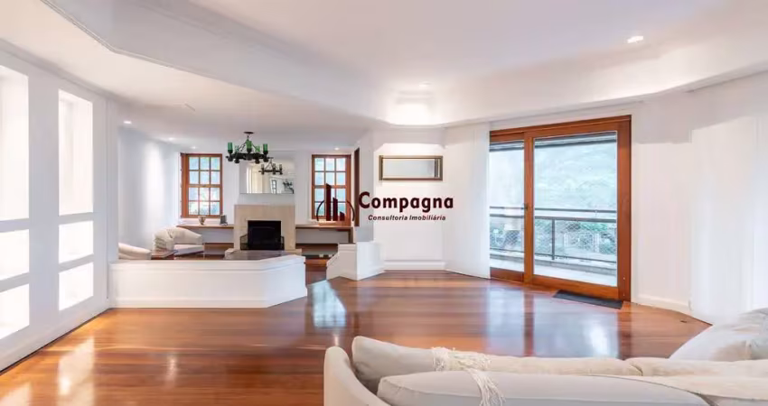 Vende-se apartamento de 309,10m² com 3 suítes e 3 vagas de garagem no bairro aux