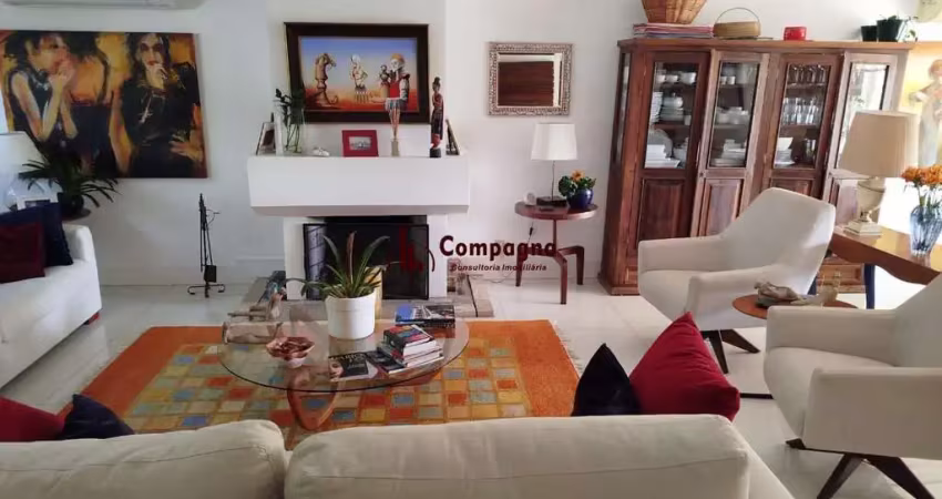 Venda casa em condomínio semi-novo com 330 metros quadrados privativos, 3 suítes