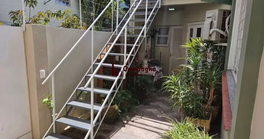 Apartamento com 2 dormitórios e 69m² de área privativa no bairro auxiliadora