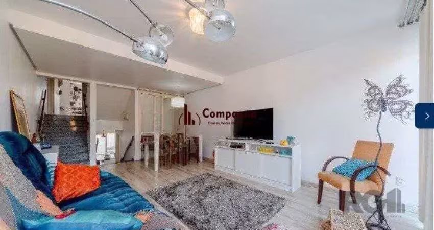 Casa em condominio fechado com 03 dormitórios no bairro camaquã