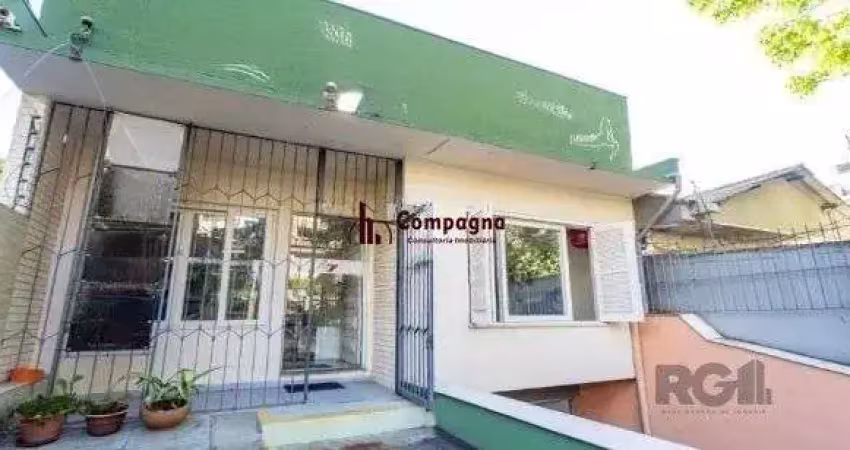 Casa no bairro petrópolis de 3 dormitórios e 4 vagas