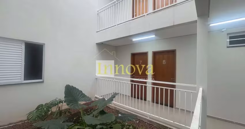 Apartamento à venda, com dois dormitórios e sacada, na orla da praia do capricórnio, em caraguatatu