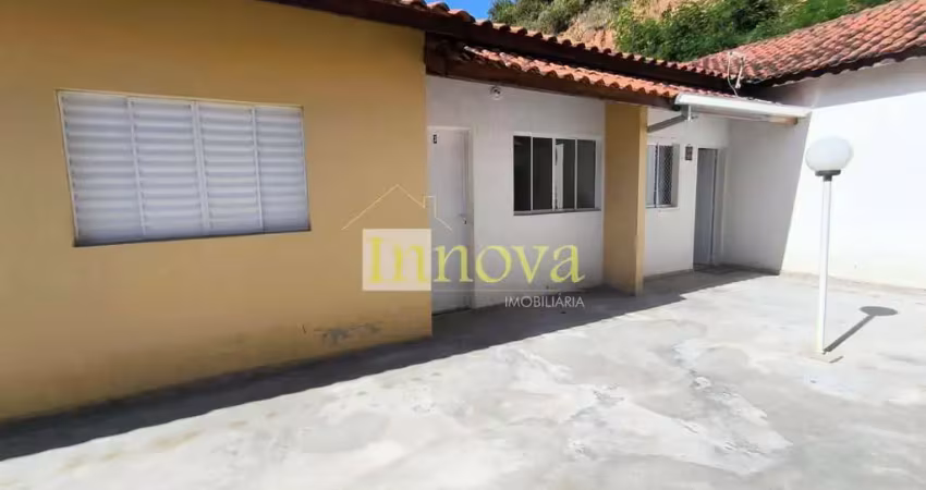 Casa térrea, em condomínio, à venda, com dois dormitórios na praia da martim de sá, em caraguatatub