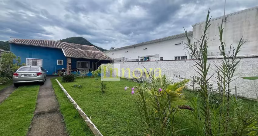 Encantadora casa térrea à venda, 300m da praia no bairro martim de sá, caraguatatuba - litoral nort