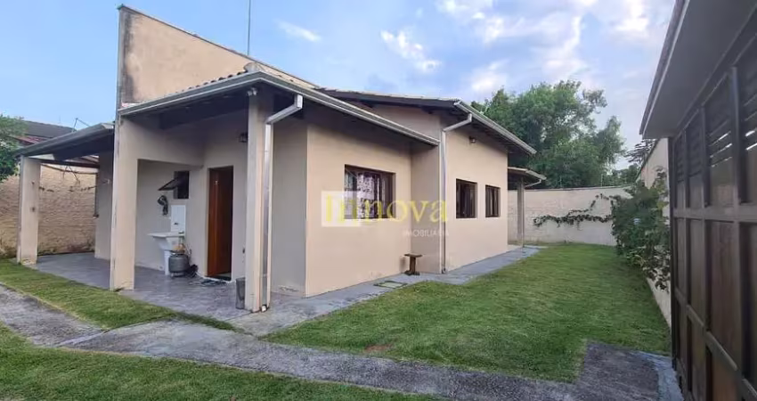 Casa à venda, a 100 m da orla do praia aruan, com 378m2 de terreno e 86m2 de construção, em  caragu