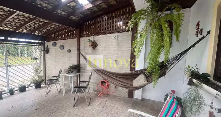 Sobrado à venda,com duas suítes e duas vagas de garagem, na prainha, em caraguatatuba, litoral nort