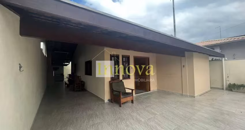 Casa à venda, no  getuba, com 02 dormitórios +  01 suíte e espaço gourmet em  caraguatatuba, sp