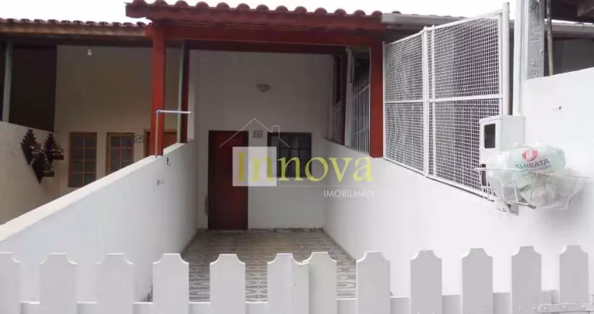 Casa à venda, com 02 dormitórios e 02 vagas de garagem no bairro cidade jardim, em caraguatatuba, l