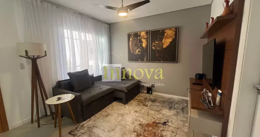 Exclusiva casa em condomínio, lindamente decorada, para venda, com 02 suítes no bairro cidade jardi