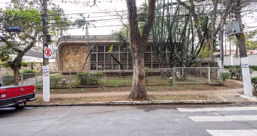 Casa comercial na rua são benedito, n. 820 • 500 m²