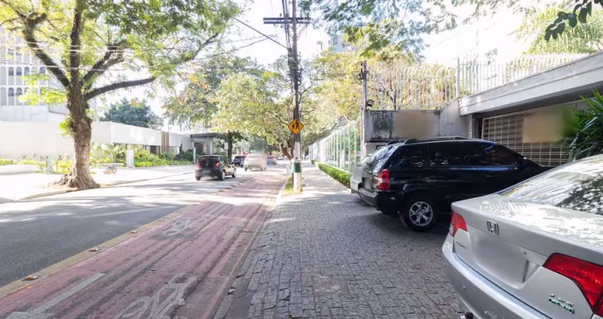 Casa comercial com 16 salas para alugar na Alameda dos Jurupis, 351, Indianópolis, São Paulo