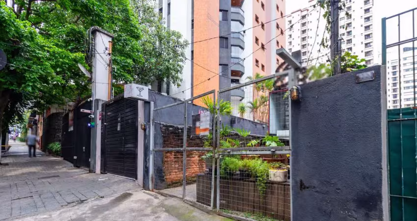 Casa comercial na rua joaquim távora, n. 991 • 80 m²