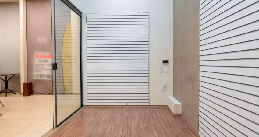 Loja em galeria na rua barão de tefé, n. 39 - box 15 • 9 m²