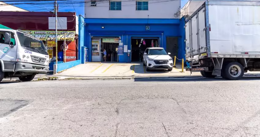 Casa comercial na rua cecília calovini, n. 73 • 244 m²