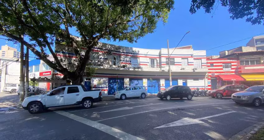 Loja na praça henrique dumont vilares, n. 5 • 200 m²