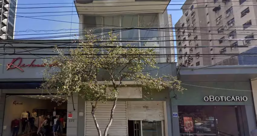 Prédio comercial na rua joão cachoeira, n. 512 • 535 m²