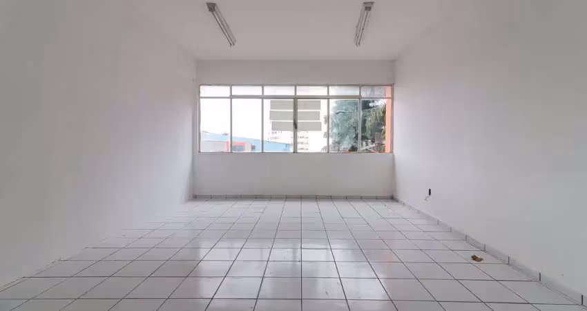 Sobreloja na largo treze de maio, n. 378 - sala 15 • 27 m²