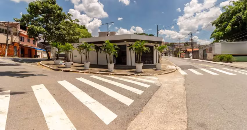 Loja na rua manoel martins da rocha, n. 11 • 230 m²