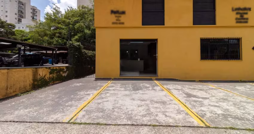 Prédio comercial na rua clementine brenne, n. 447 • 158 m²