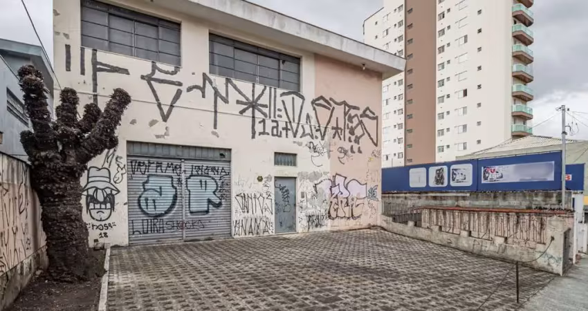 Casa comercial com 12 salas para alugar na Rua Javorau, 120, Vila Albertina, São Paulo