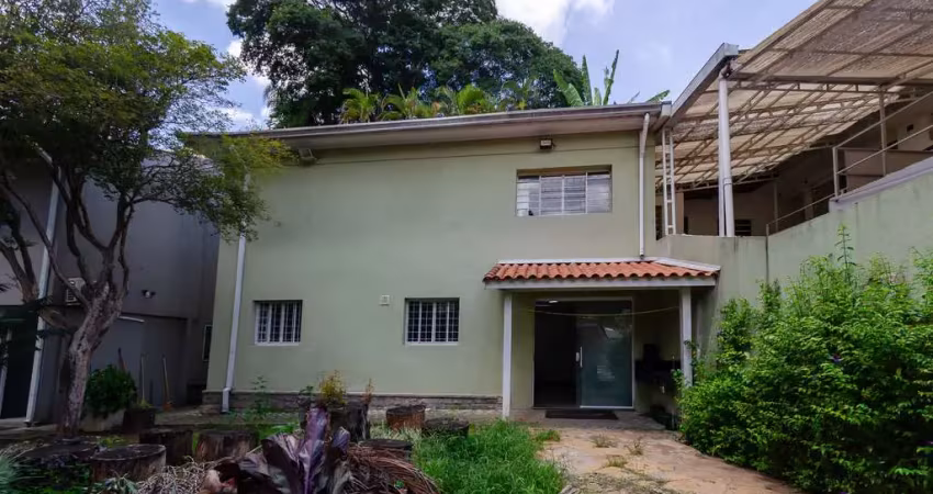 Casa comercial na avenida arnolfo azevedo, n. 89 • 702 m²