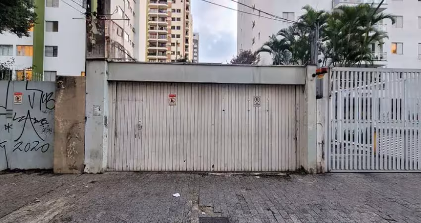 Casa comercial na rua alves guimarães, n. 475 • 425 m²