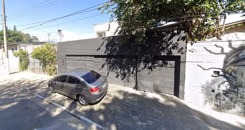 Casa comercial na rua josé dos santos júnior, n. 764 • 350 m²