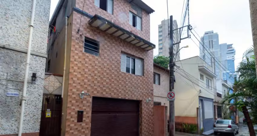 Casa comercial na travessa danças caipiras, n. 46 • 250 m²