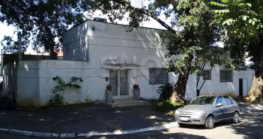 Casa comercial na rua cacilda becker, n. 91 • 230 m²