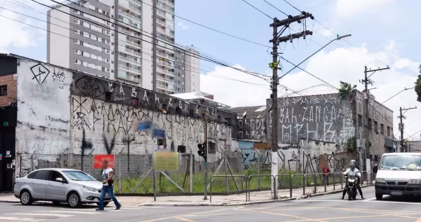 Terreno na viaduto alcântara machado, n. 2049 • 360 m²