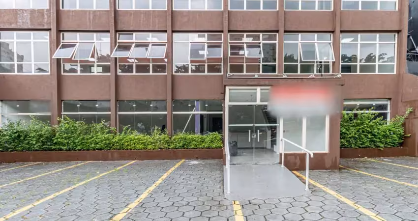 Prédio comercial na rua henrique schaumann, n. 693 • 540 m²