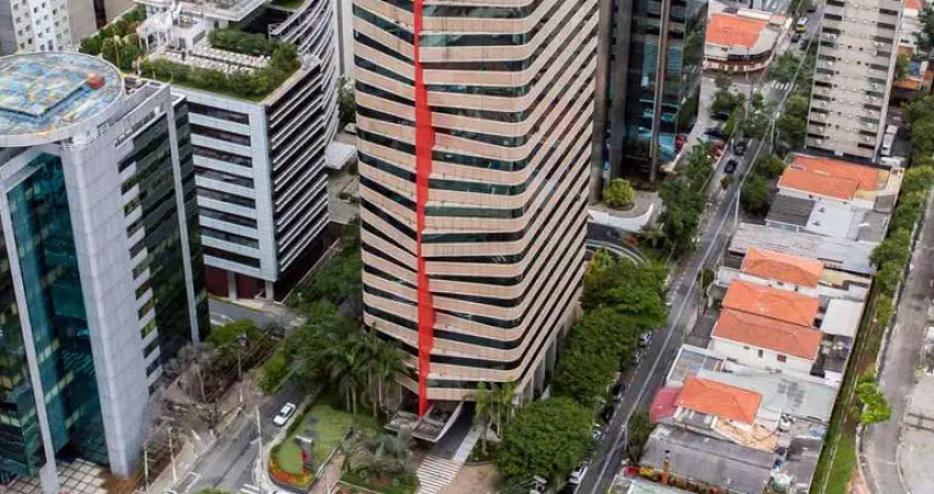Loja na praça professor josé lannes, n. 40 • 783 m²