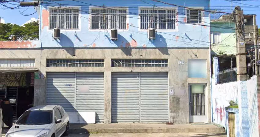 Casa comercial na avenida esperantina, n. 825 • 457 m²