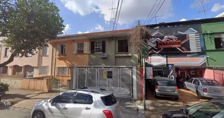 Casa comercial na rua tavares bastos, n. 420 • 450 m²