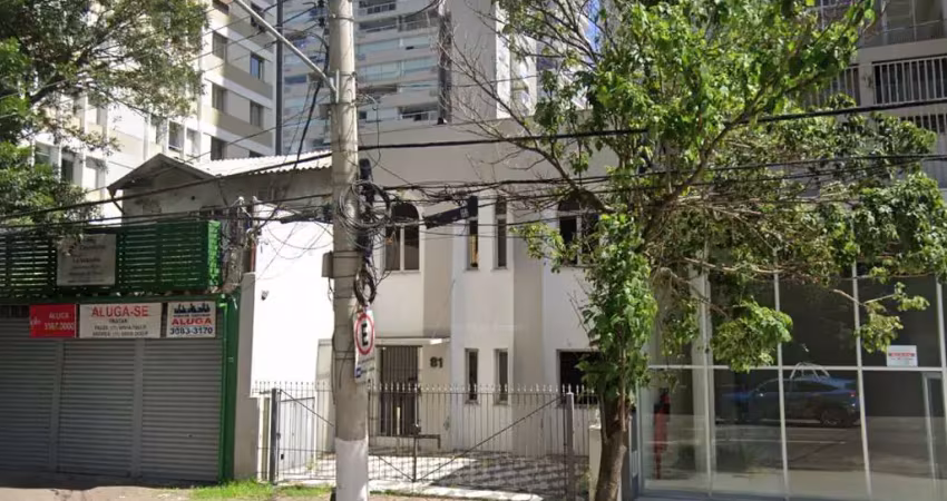 Casa comercial na avenida pedroso de morais, n. 81 • 210 m²