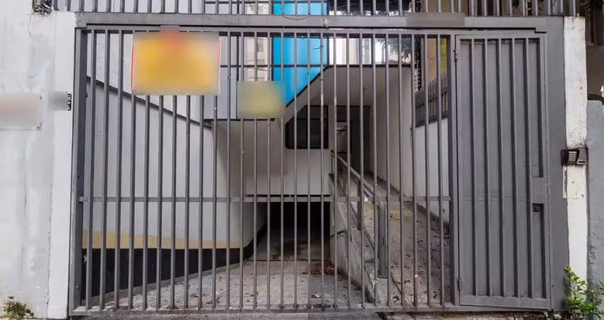 Prédio comercial na rua conselheiro brotero, n. 1110 • 450 m²