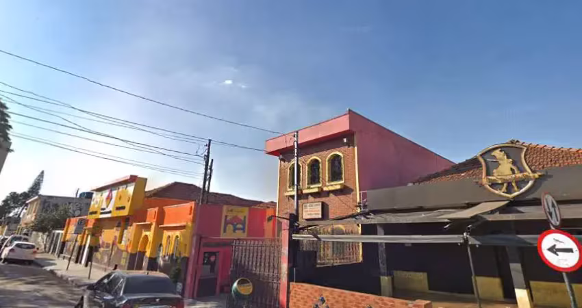 Casa comercial na avenida itaberaba, n. 148 • 250 m²