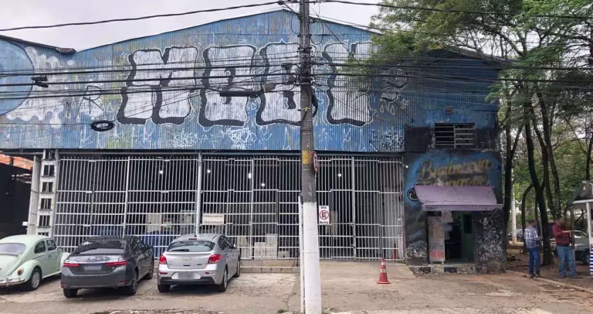 Loja na avenida da barreira grande, n. 1054 • 620 m²