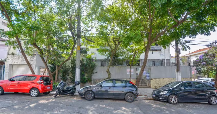 Casa comercial na rua doutor clemente jobim, n. 60 • 275 m²