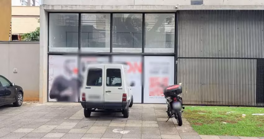 Loja na avenida doutor cardoso de melo, n. 570 - loja 01 • 208 m²