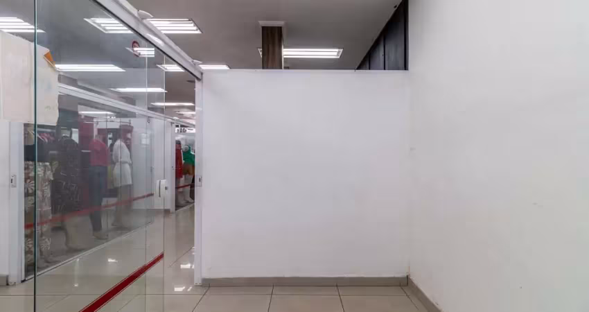Loja em galeria na rua teodoro sampaio, n. 2387 - loja 47 • 7 m²