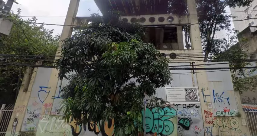 Prédio comercial na rua cardoso de almeida, n. 202 • 685 m²